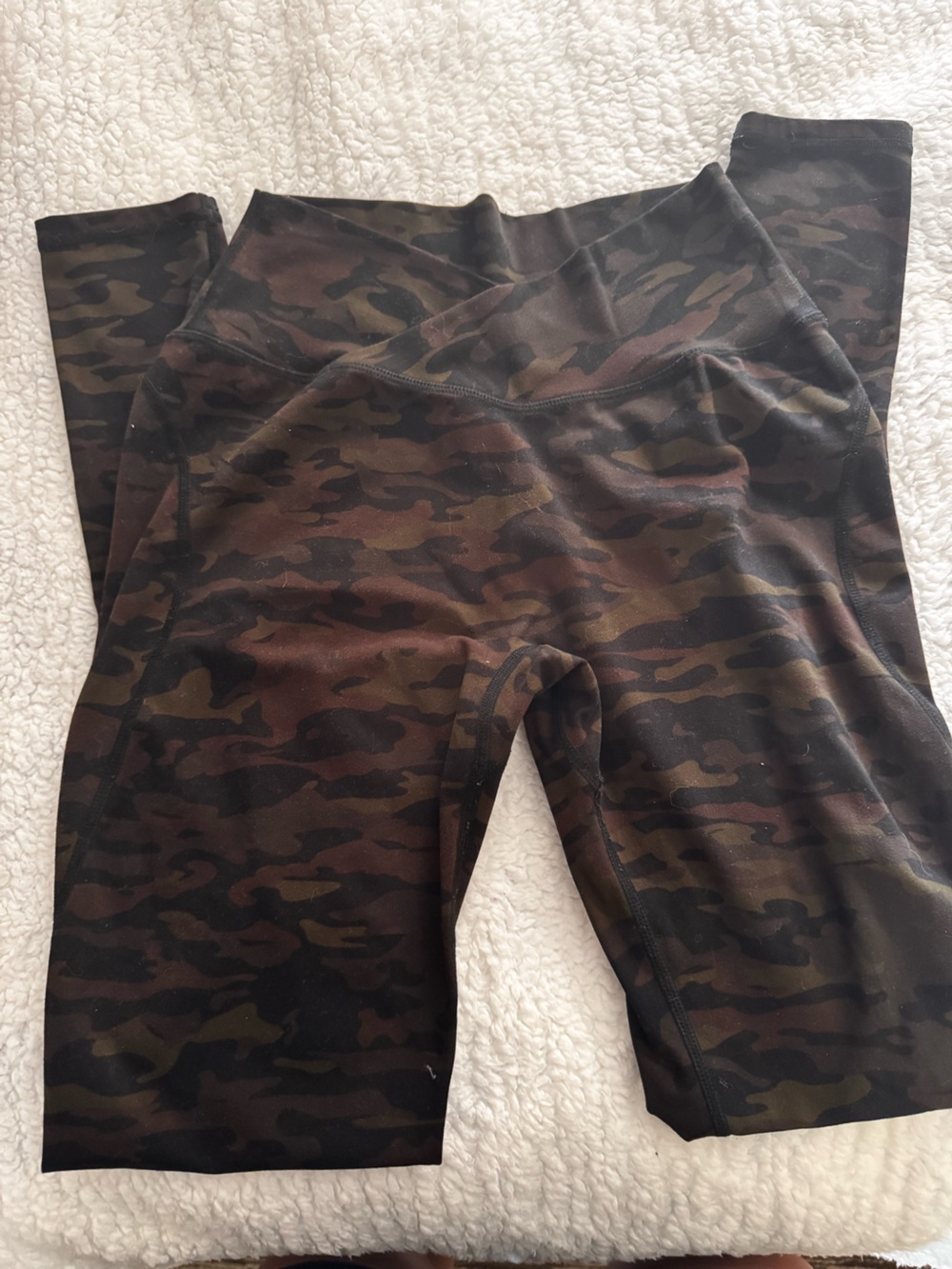 Alphalete Camo Leggings in Olive Green and brown for Women